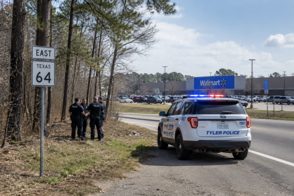 Misterioso hallazgo en Tyler, Texas: encuentran cuerpo cerca de la Highway 64