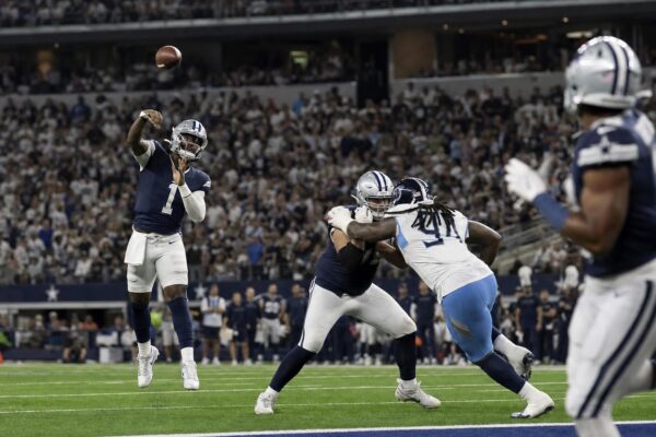 Dak Prescott hace historia y lleva a los Cowboys a vencer 37-20 a Washington