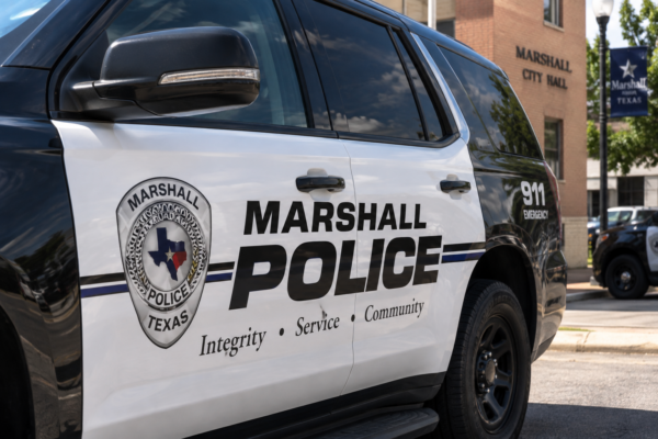 Muere menor tras choque en Marshall; policía anticipa nuevos cargos contra conductor