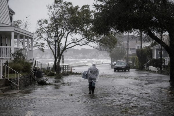 Nor’easter causa inundaciones costeras y cortes de luz en el noreste de Estados Unidos