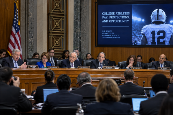 Senado abre el debate sobre proyecto para regular pagos y protecciones en el deporte universitario