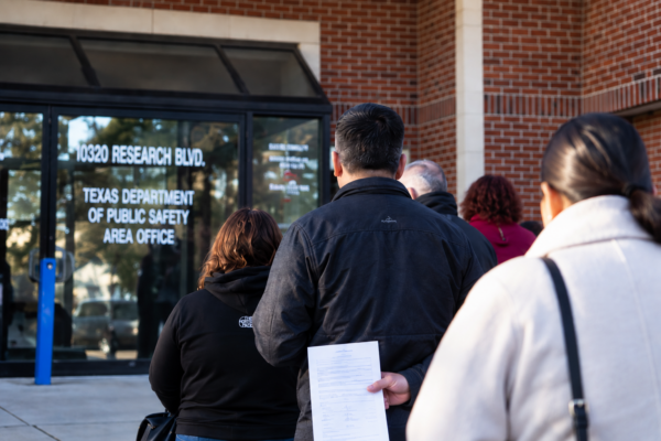 Falla de DPS deja 500,000 registros electorales pendientes en Texas