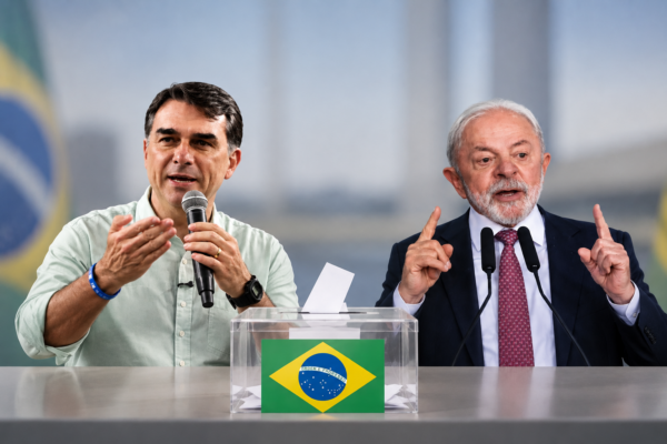 Brasil irá a segunda vuelta presidencial entre Flávio Bolsonaro y Lula