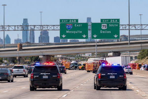 Trágico accidente en la US-75 de Dallas deja un muerto y tres hospitalizados