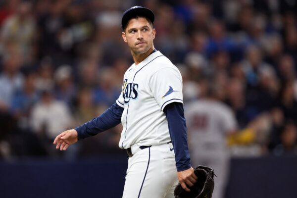 Guardianes remontan ante Rays y toman ventaja en la Serie de Campeonato
