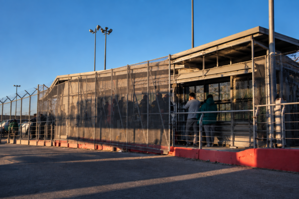 Corte Suprema permite temporalmente deportaciones a terceros países