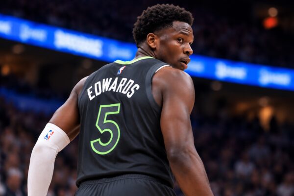 Timberwolves derrotan 131-106 al Heat con histórica actuación de Anthony Edwards