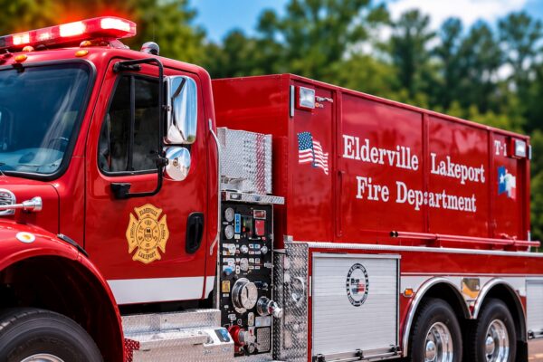Volcadura provoca cierre de la carretera 322 cerca del aeropuerto de Longview, Texas