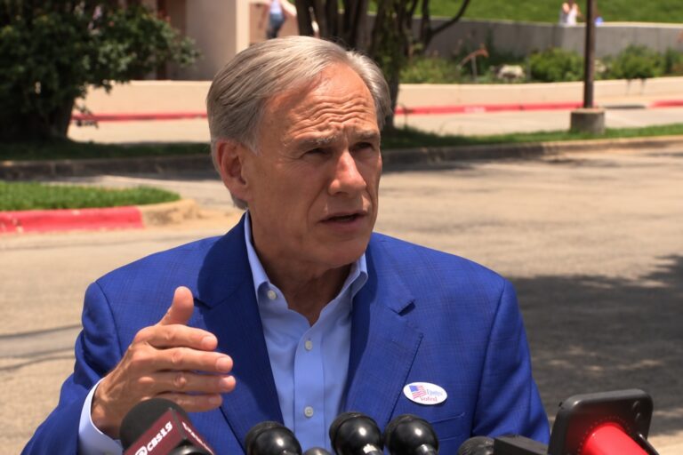 Abbott programa mesa redonda con alguaciles y legisladores estatales en Tyler