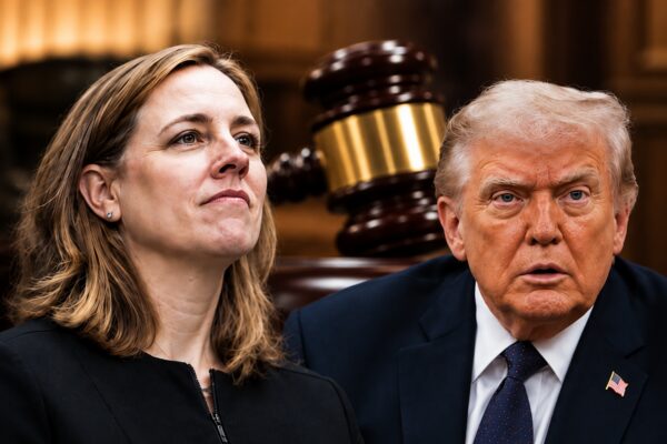 Jueza ordena detener anuncios de Trump financiados con fondos públicos