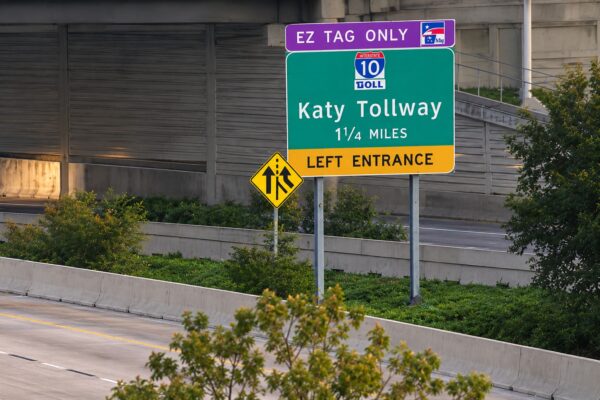 Investigan muerte de hombre tras atropellamiento en la cuadra 7900 de Katy Freeway