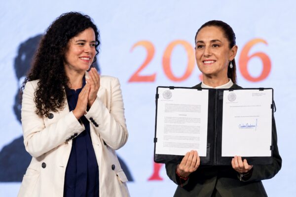 México publica decreto para proteger a menores de riesgos y violencia en plataformas digitales