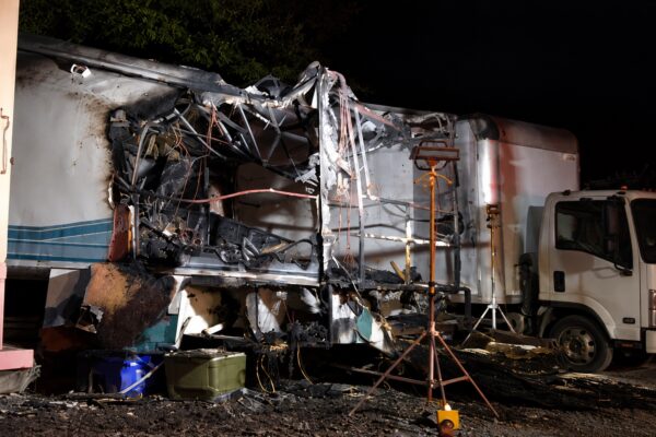 Investigan muerte de una persona durante incendio de casa móvil en Dallas, Texas