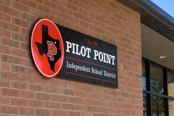 Superintendente Shannon Fuller y jefe policial Eric Dortch son colocados en licencia administrativa