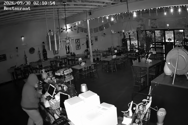 Captan en video robo a restaurante mexicano Casa San Miguel de Allende en Grand Prairie, Texas