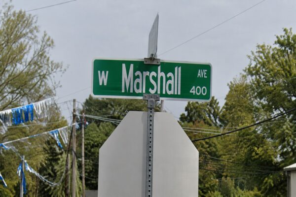Hombre muere al intentar cruzar West Marshall Avenue en Longview, Texas