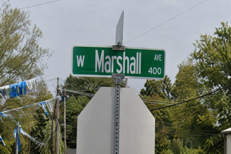 Hombre muere al intentar cruzar West Marshall Avenue en Longview