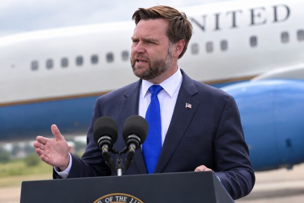 Funcionaria demócrata denuncia agresión durante mitin de JD Vance en Tyler, Texas