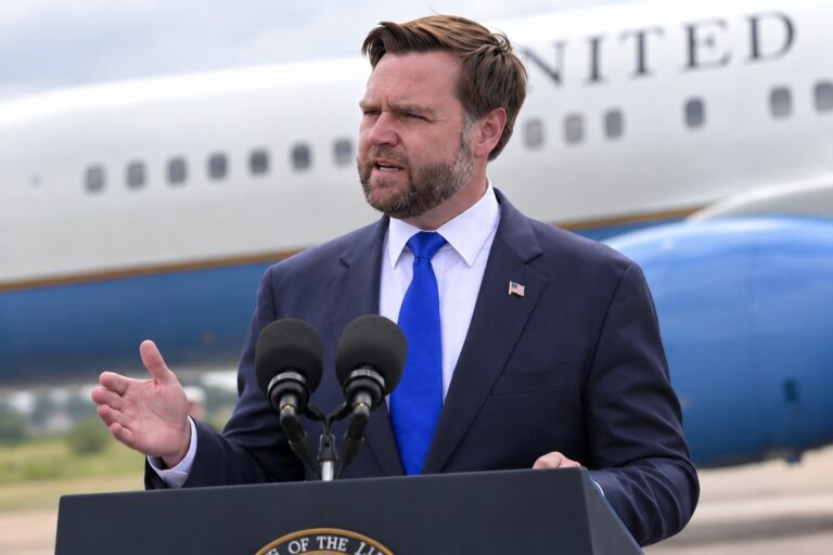 Funcionaria demócrata denuncia agresión durante mitin de JD Vance en Tyler